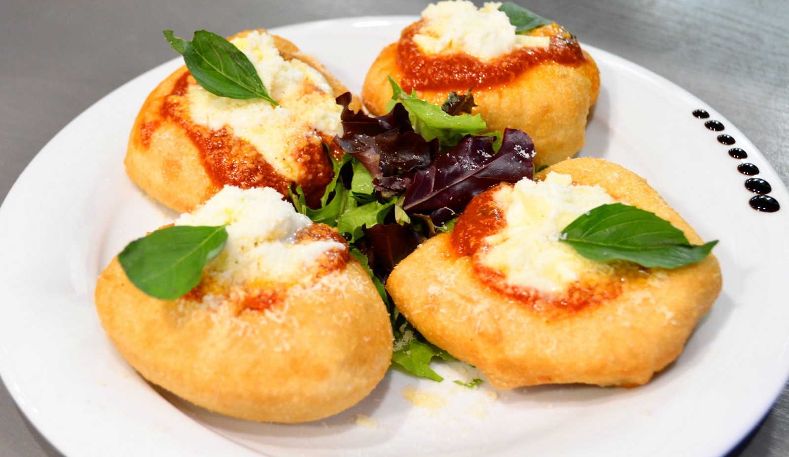 Véritable pizza italienne à Port Grimaud